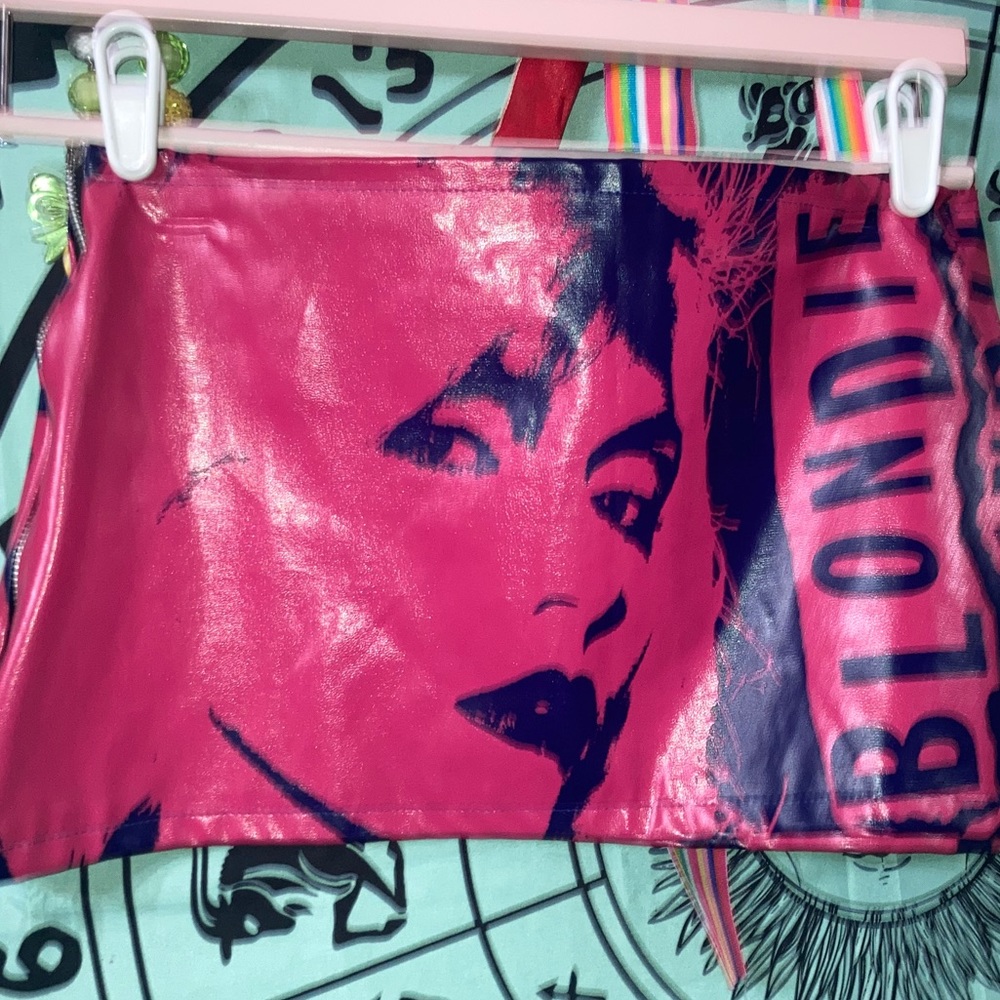 ❌SOLD❌Glamhead Blondie Vinyl Mini Skirt Med Pink - Picture 1 of 16